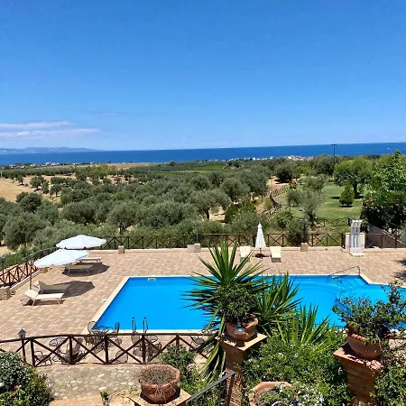 Country house Le Colline Del Gelso-masseria Mazzei